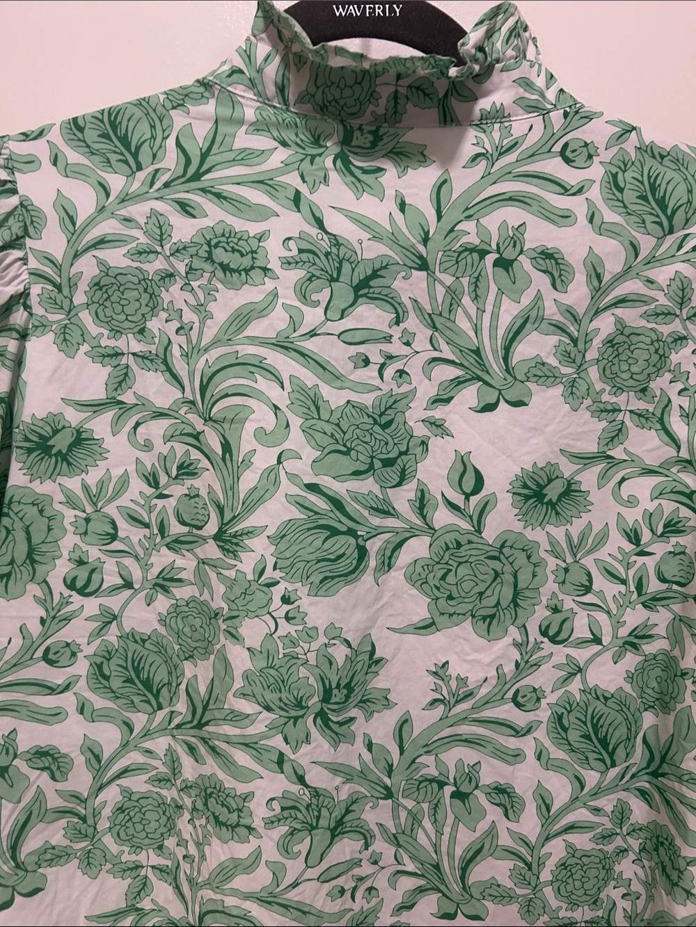 Tuckernuck x Hyacinth House Green Floral Puff-Sleeve Women’s Top - Picture 6 of 6